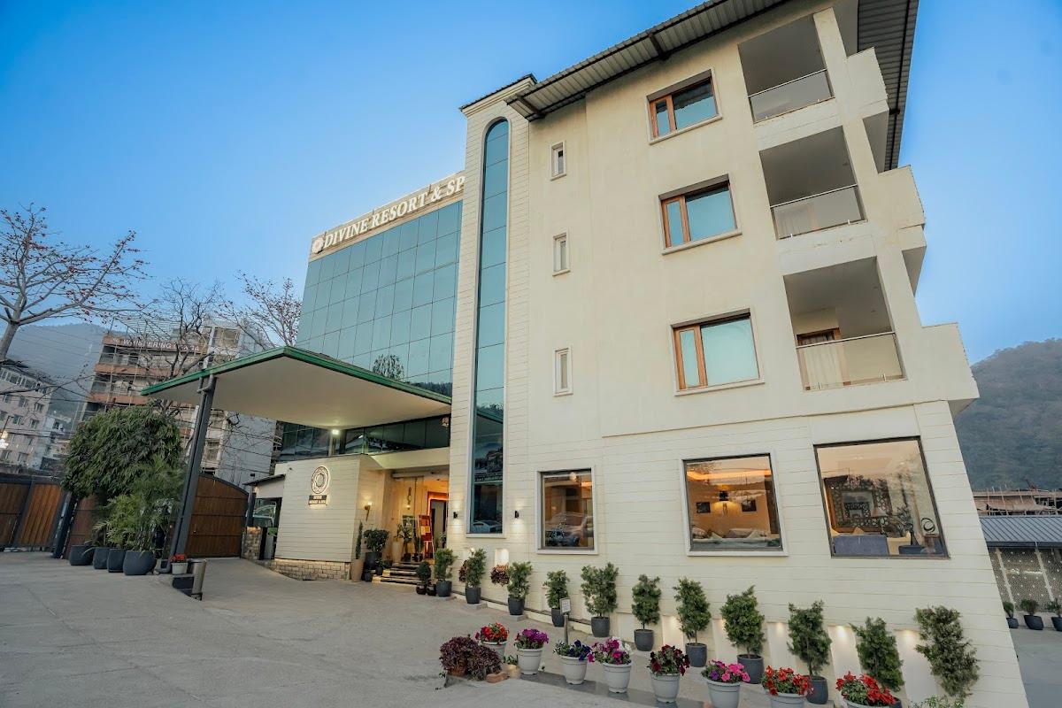 Divine Resort : Hotel in Rishikesh