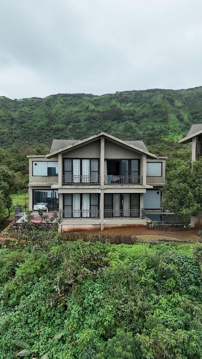 Vee Resort – photo 1