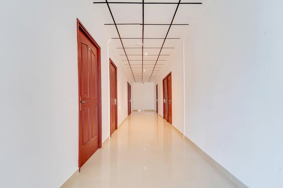 Super Hotel O by OYO Vazhakkala – photo 1