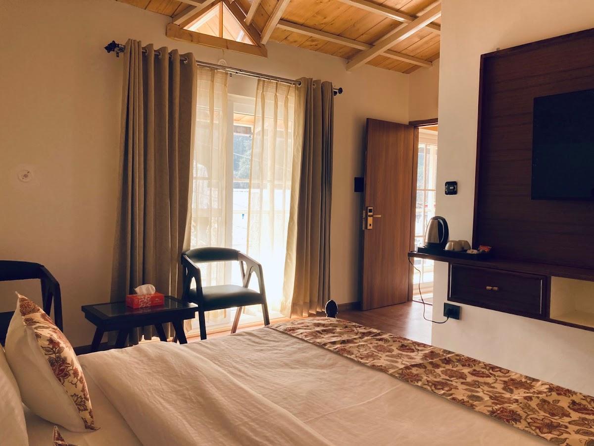 Naina Lodge – photo 3