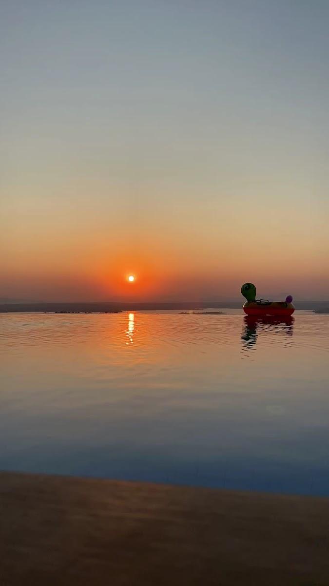 StayVista at Sunset on the Lake - Igatpuri | Premium Villa with Pool – photo 2