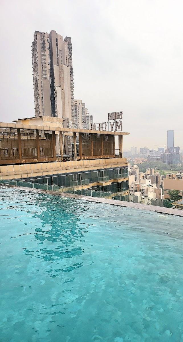 Skyline Retreat Airbnb By Drishtiicon – photo 4