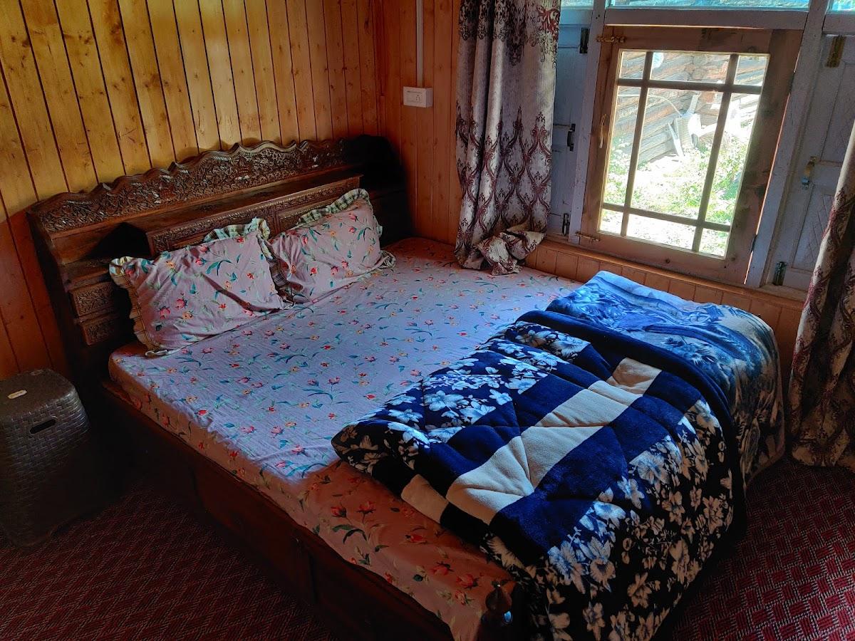 THE WOODEN HUT GUREZ