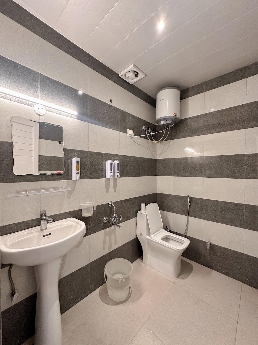 Sissu Inn - Boutique Stay with Glacier View Rooms – photo 2
