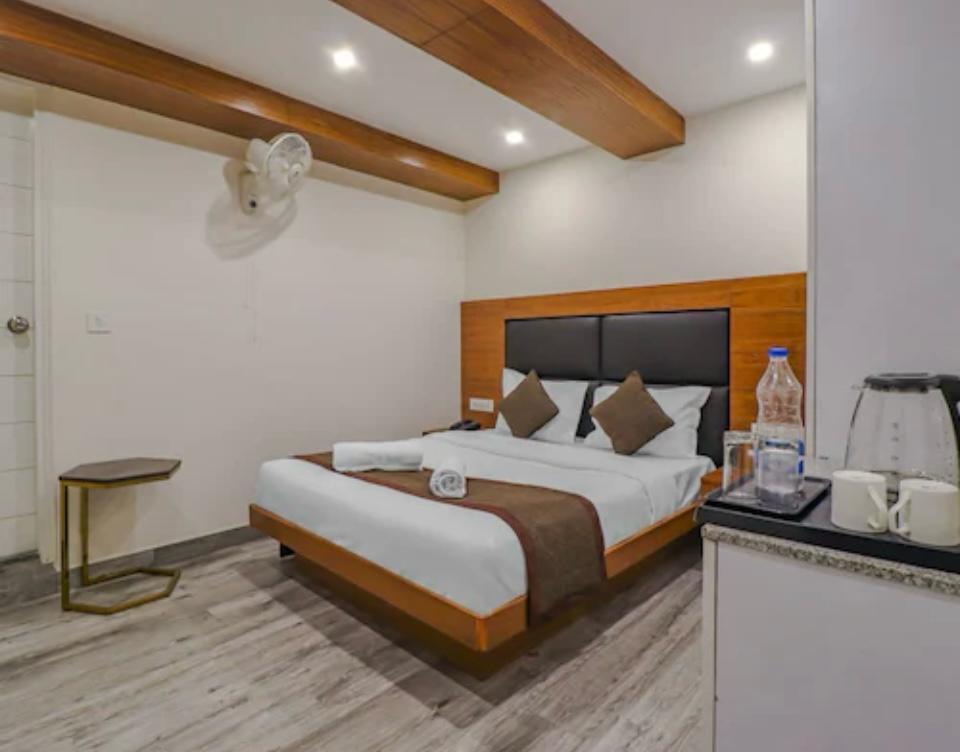 THEE AURA COMFORTS AND STAYS – photo 1