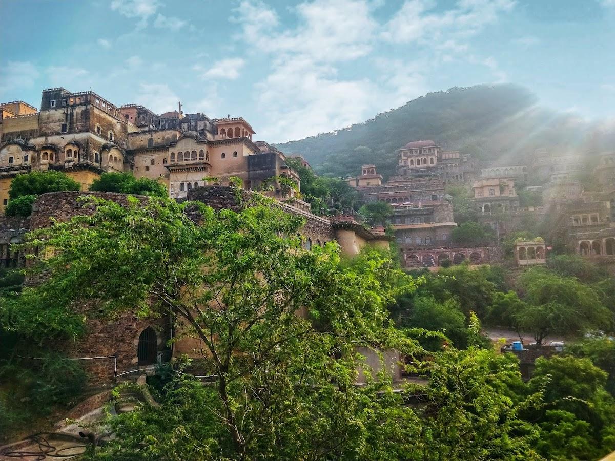 Neemrana Fort-Palace - 15th Century, Delhi-Jaipur Highway – photo 1