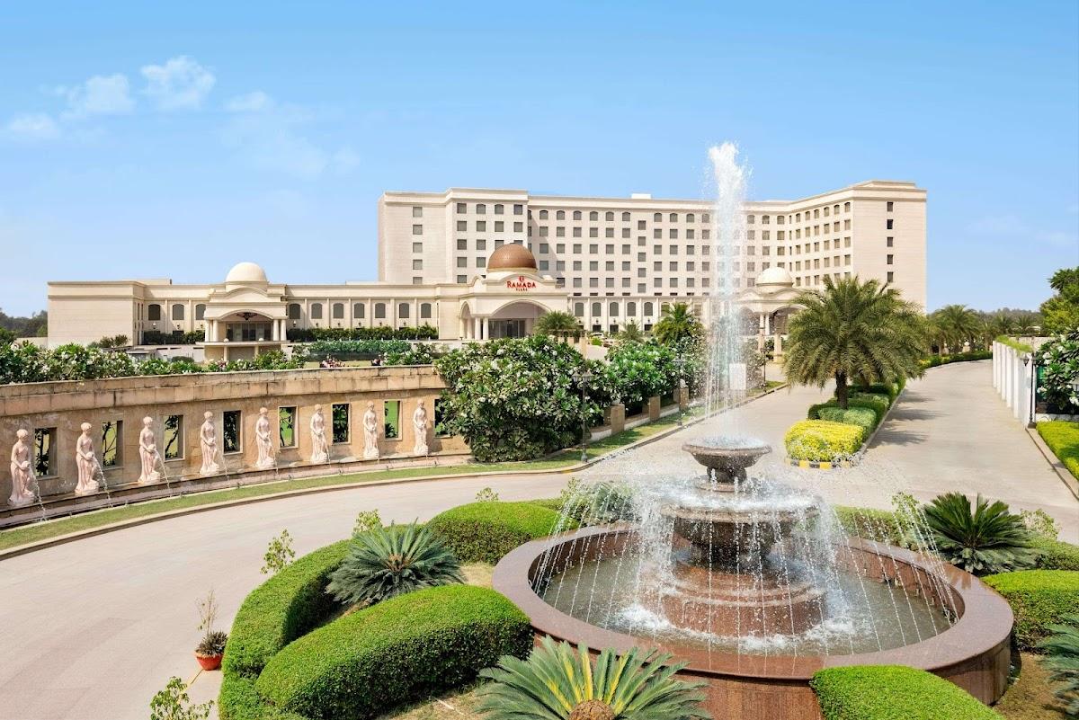 Ramada by Wyndham Lucknow Hotel and Convention Center – photo 4