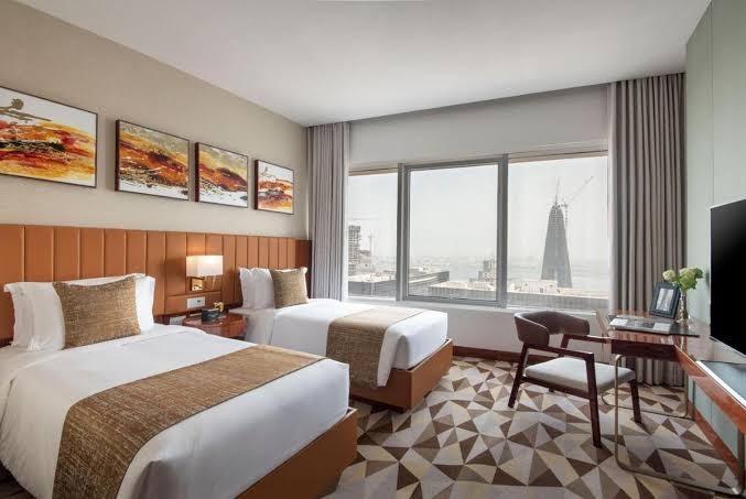 The Bentley Luxury Hotel & Suites – photo 2