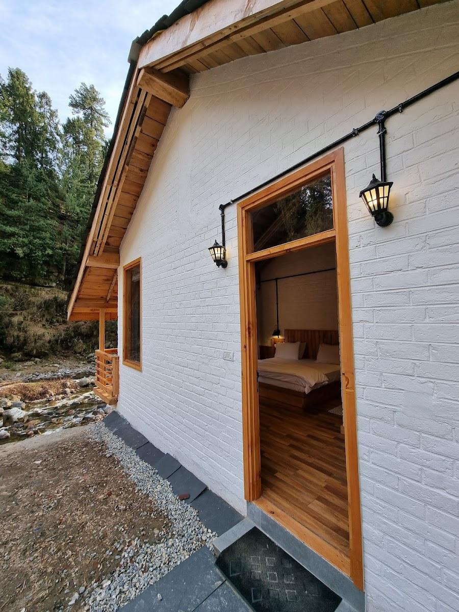 Cedrus Riverside Villa