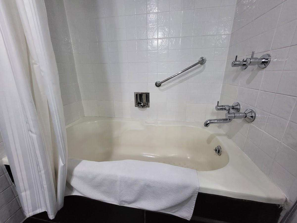 Honeymoon Inn