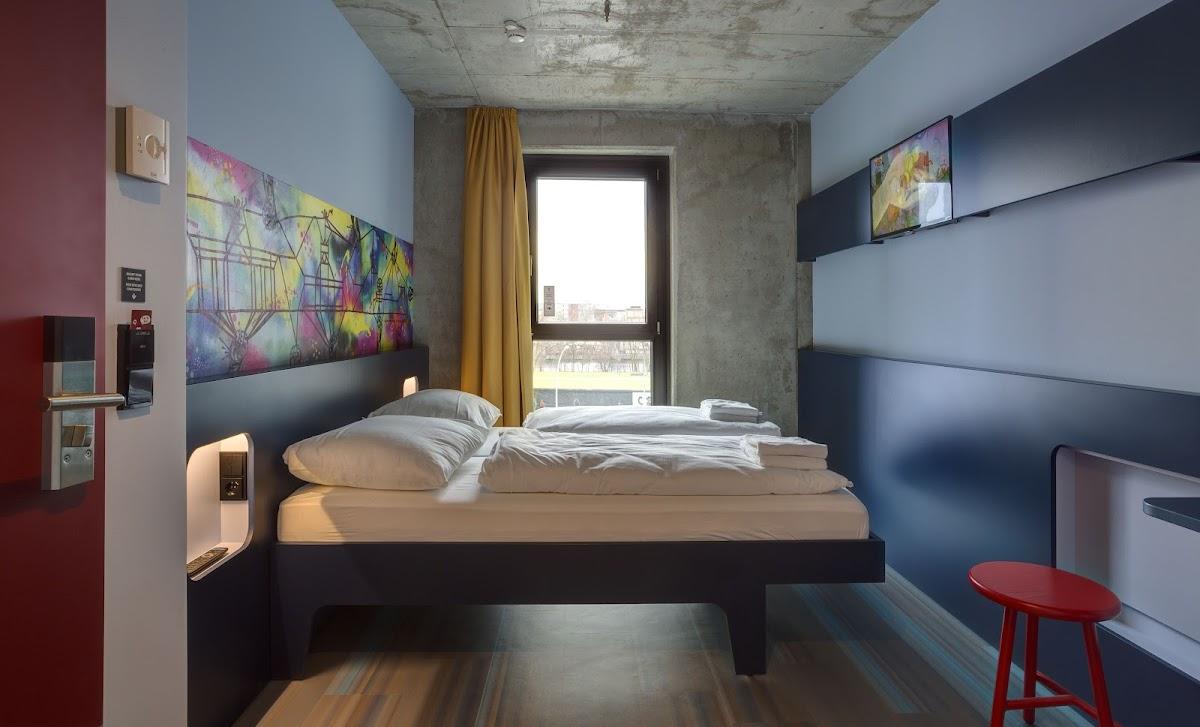 MEININGER Hotel Berlin East Side Gallery – photo 2