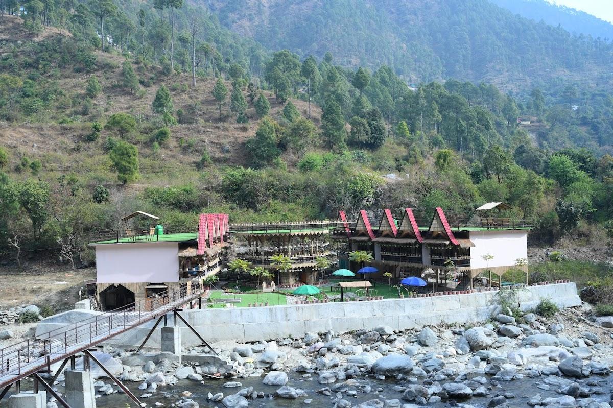 The Breeze Riverside Resort – photo 2