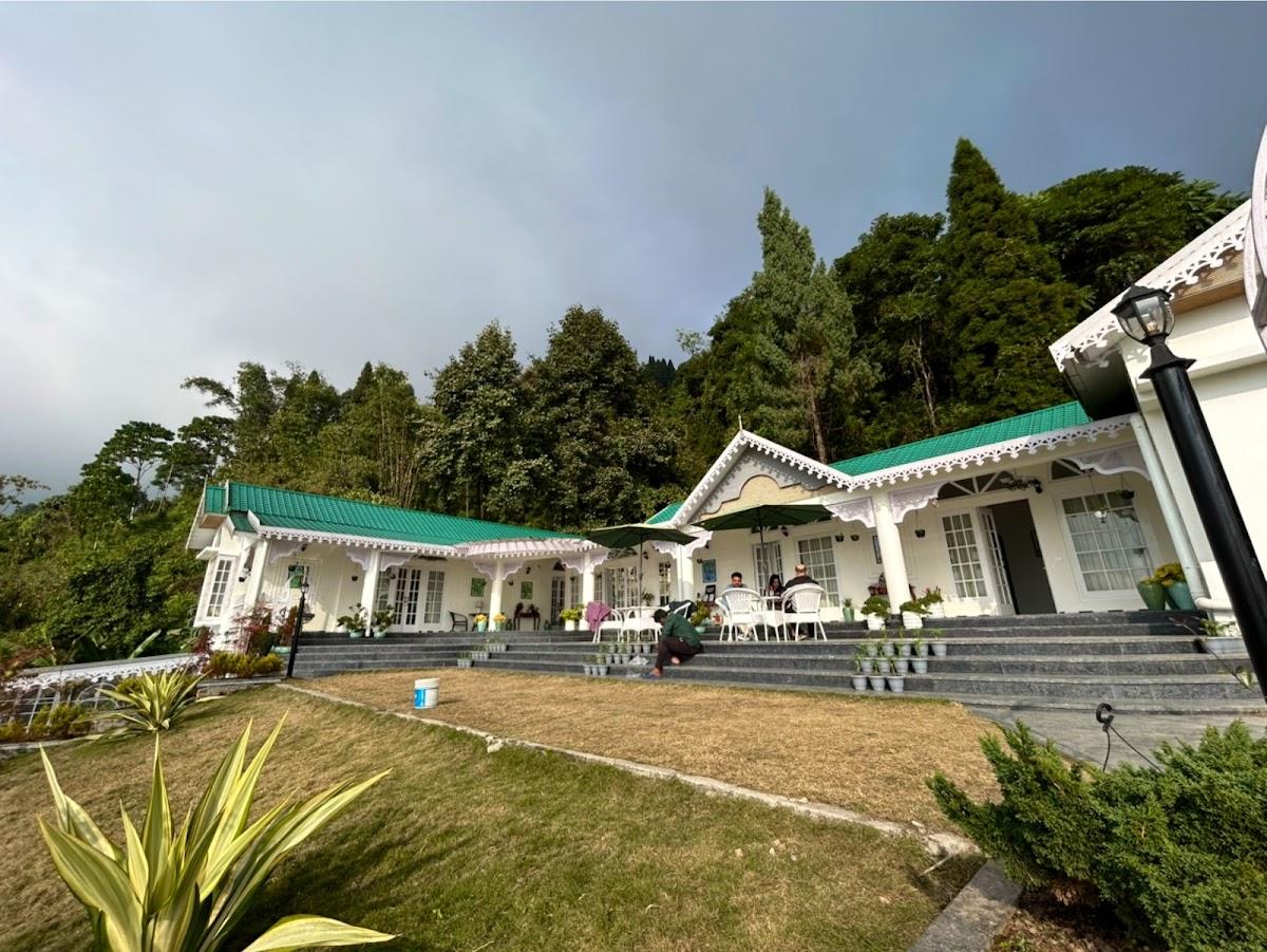 StayVista at Forktail House | Villa with Private Pool in Darjeeling – photo 3
