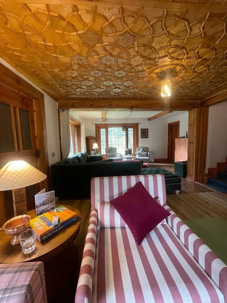 Yena's Lodge – photo 2