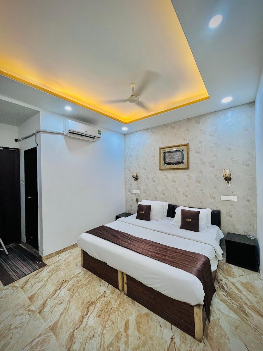 The Browns, Manish Nagar – photo 4