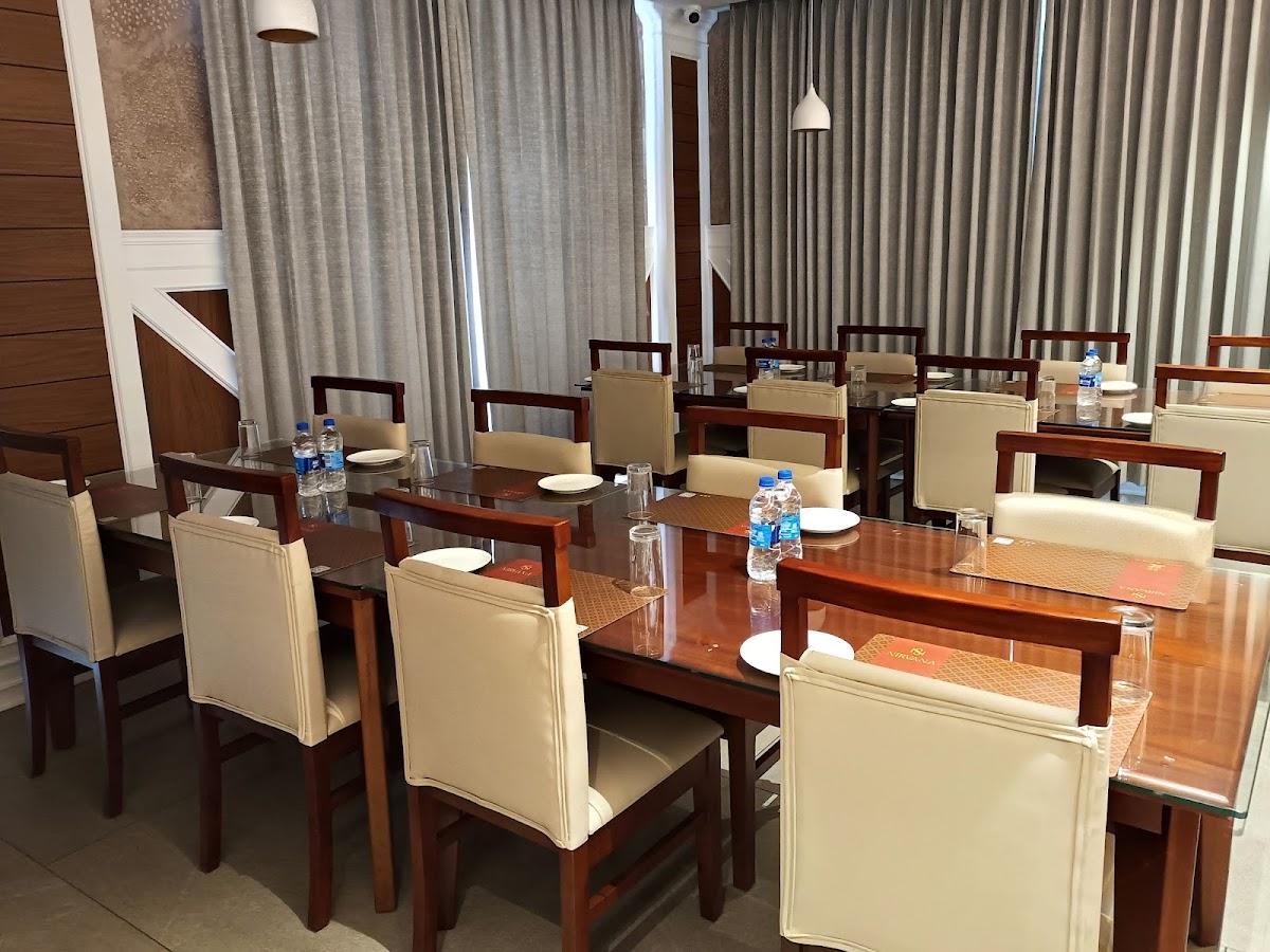 Ritz Avenue Luxury Hotel – photo 4