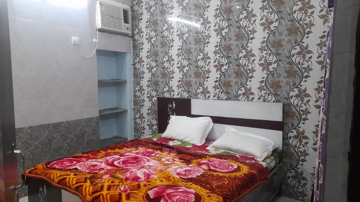 Radhika Ballabh Sadan Vrindavan Dham – photo 4