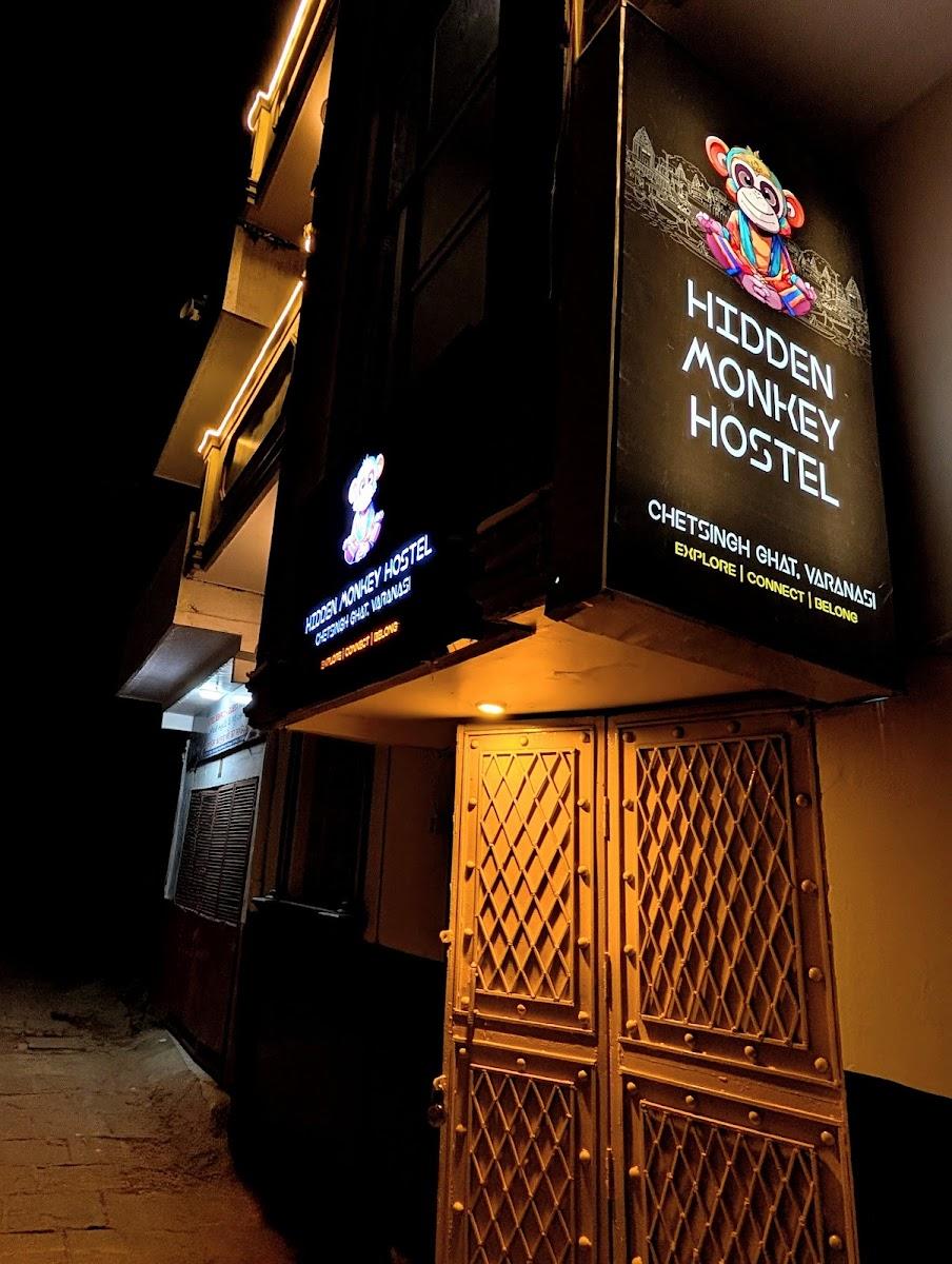 Hidden Monkey Hostel, Varanasi, Chet Singh Ghat – photo 1