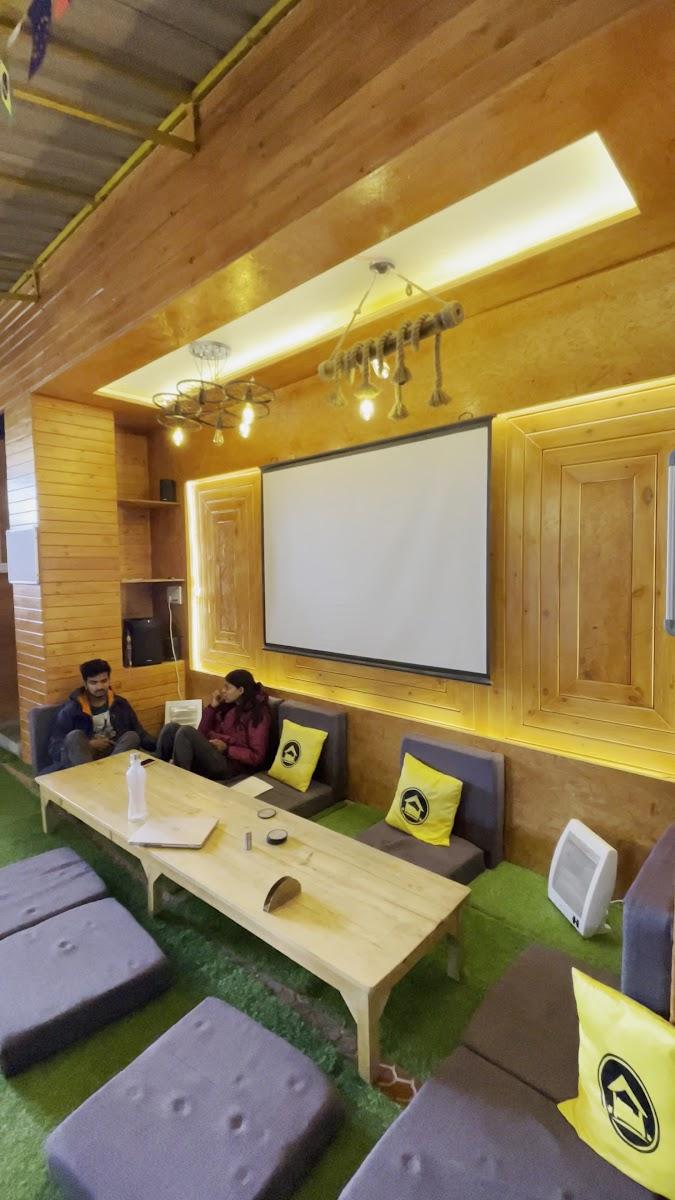 Lushtreebackpacker Hostel and cafe, Mukteshwar – photo 2