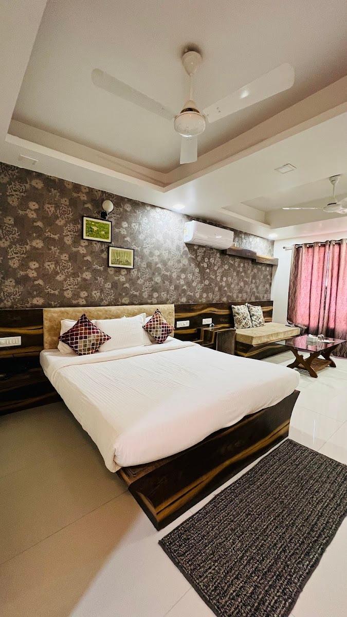 Hotel Misty Meadows Pachmarhi by Vanyum – photo 2