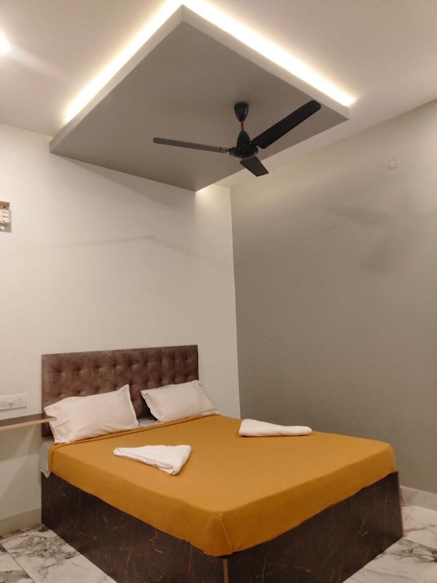 Hotel Bees – photo 1