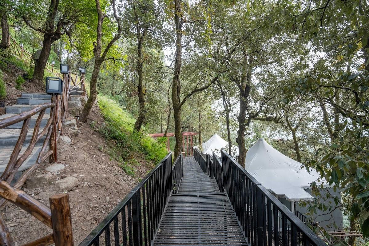 The Whispering Oaks Nainital – photo 1