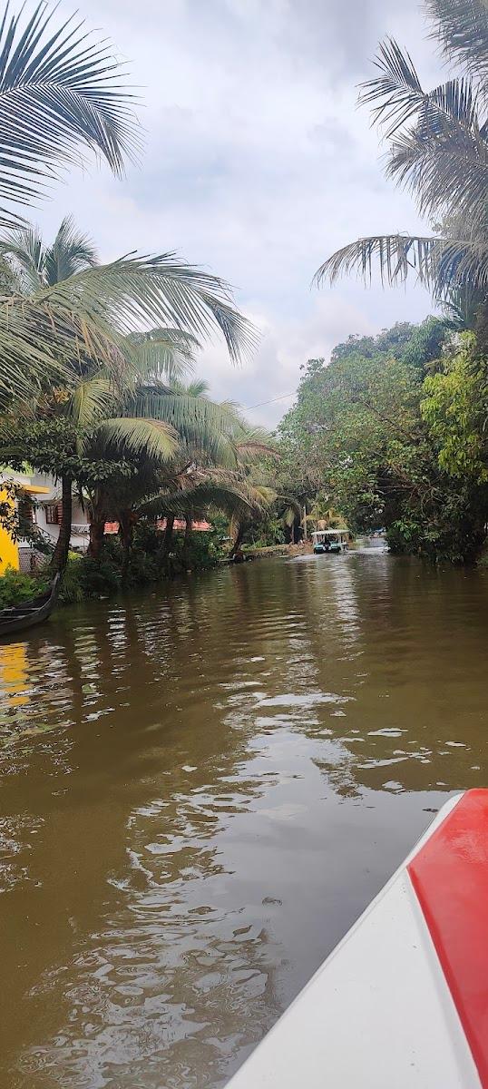 Back waters at Kumarakom – photo 4