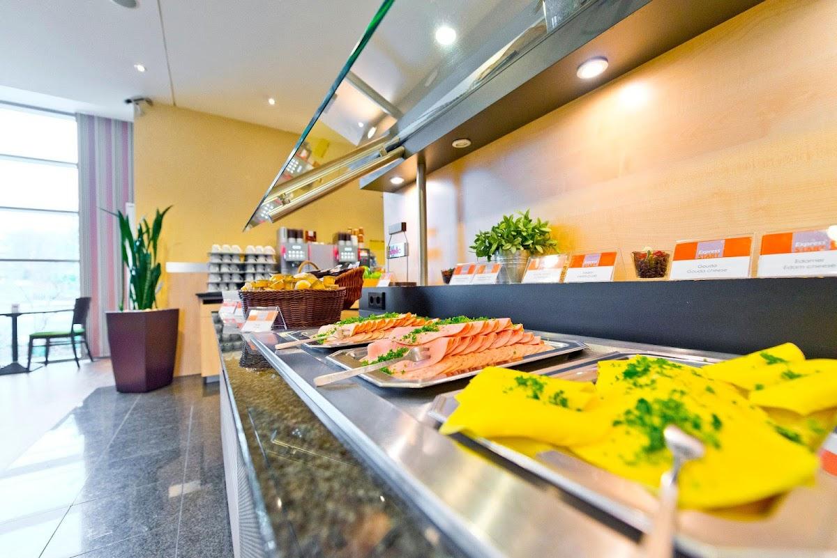 Holiday Inn Express Frankfurt - Messe by IHG – photo 3