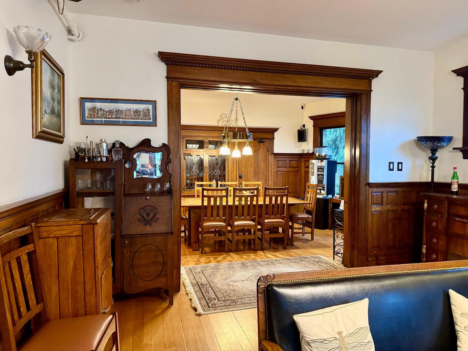 Seattle Gaslight Inn – photo 2