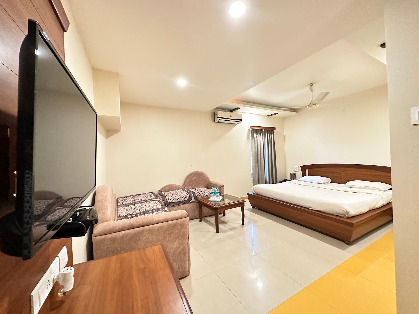 Hotel Sudhir New – photo 3