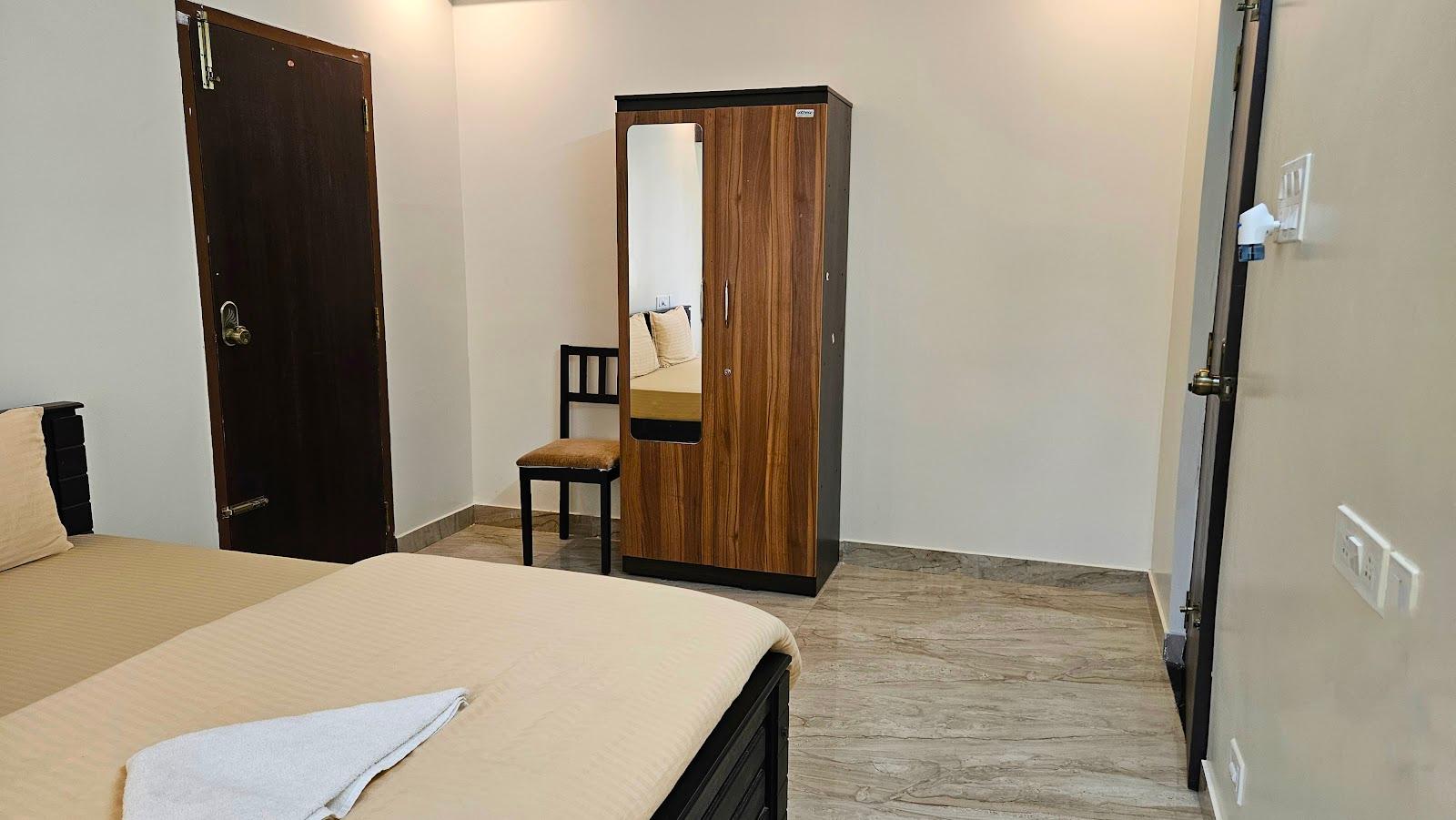 Mookambika Service Apartment – photo 2