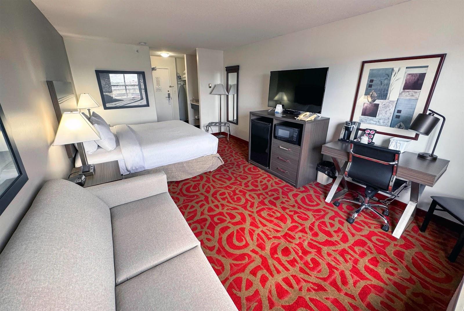Ramada by Wyndham Sherwood Park – photo 4