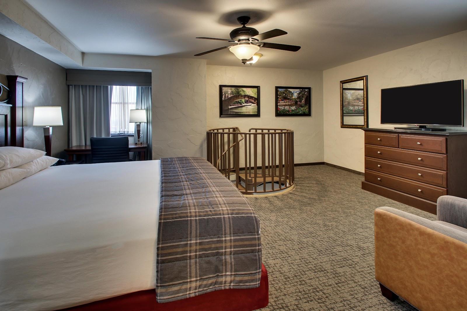 Drury Plaza Hotel San Antonio Riverwalk – photo 3
