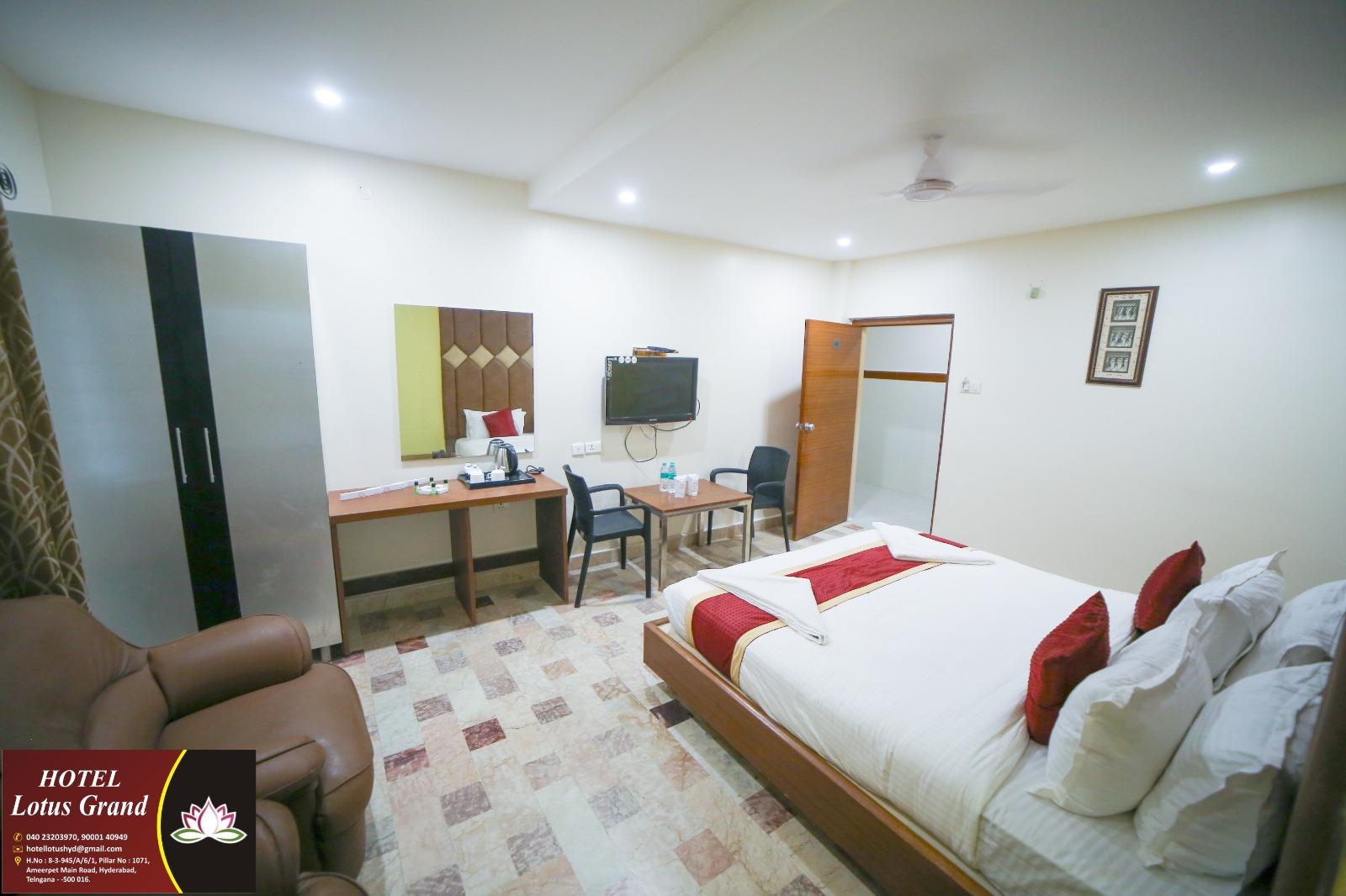 Hotel Lotus Grand – photo 3
