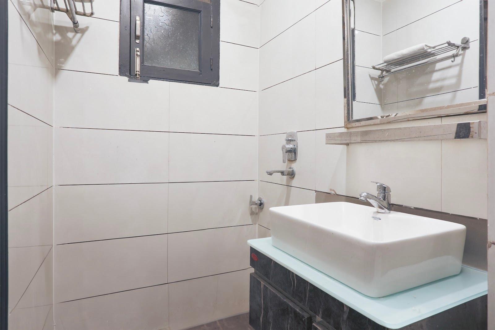 Super Townhouse Rohini Sector 18 Formerly Relic Stay – photo 3