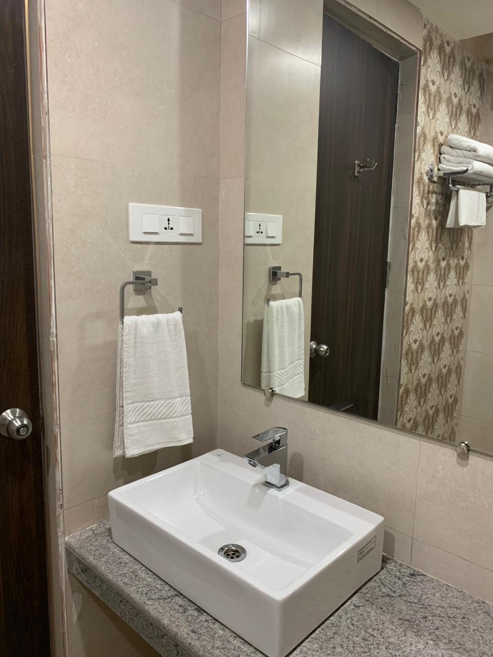 Bless Inn Hotel – photo 4