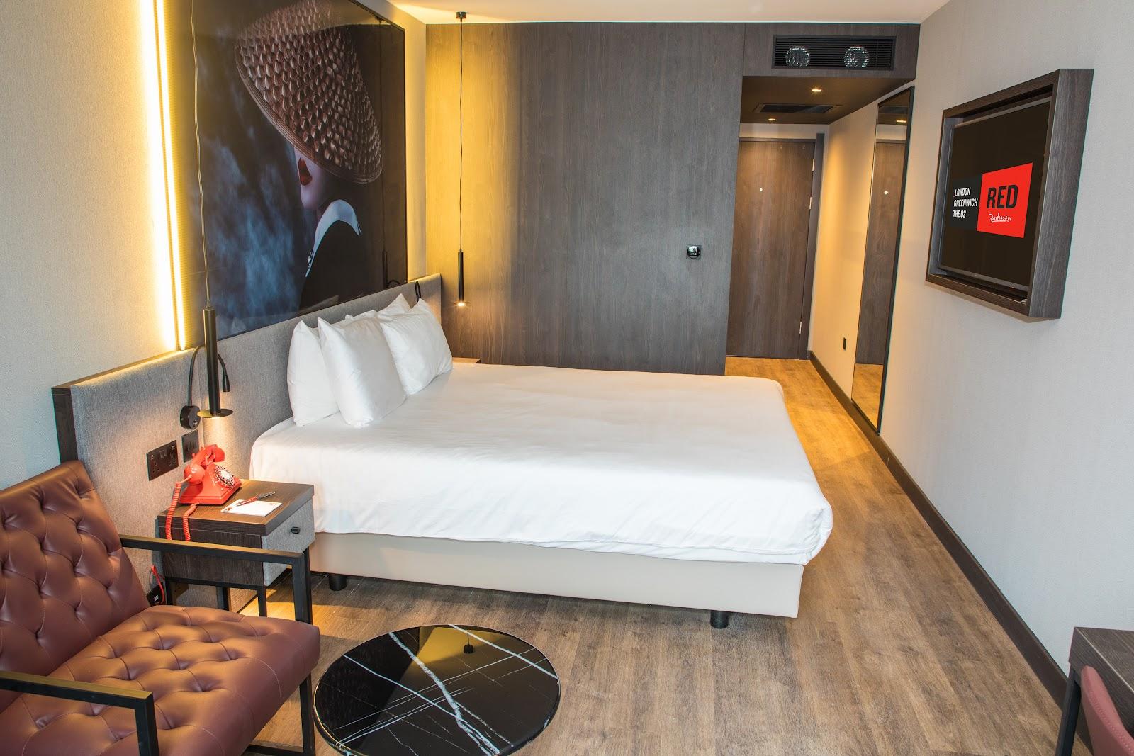Radisson RED London Greenwich The O2 – photo 3