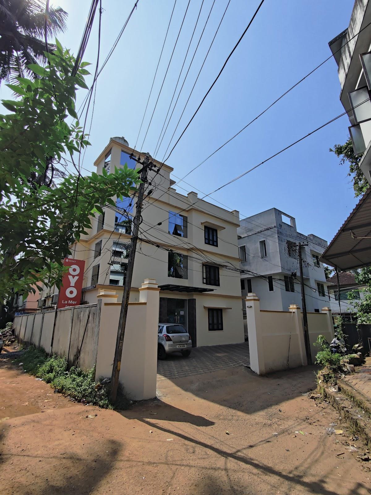 Hotel La Mer Inn