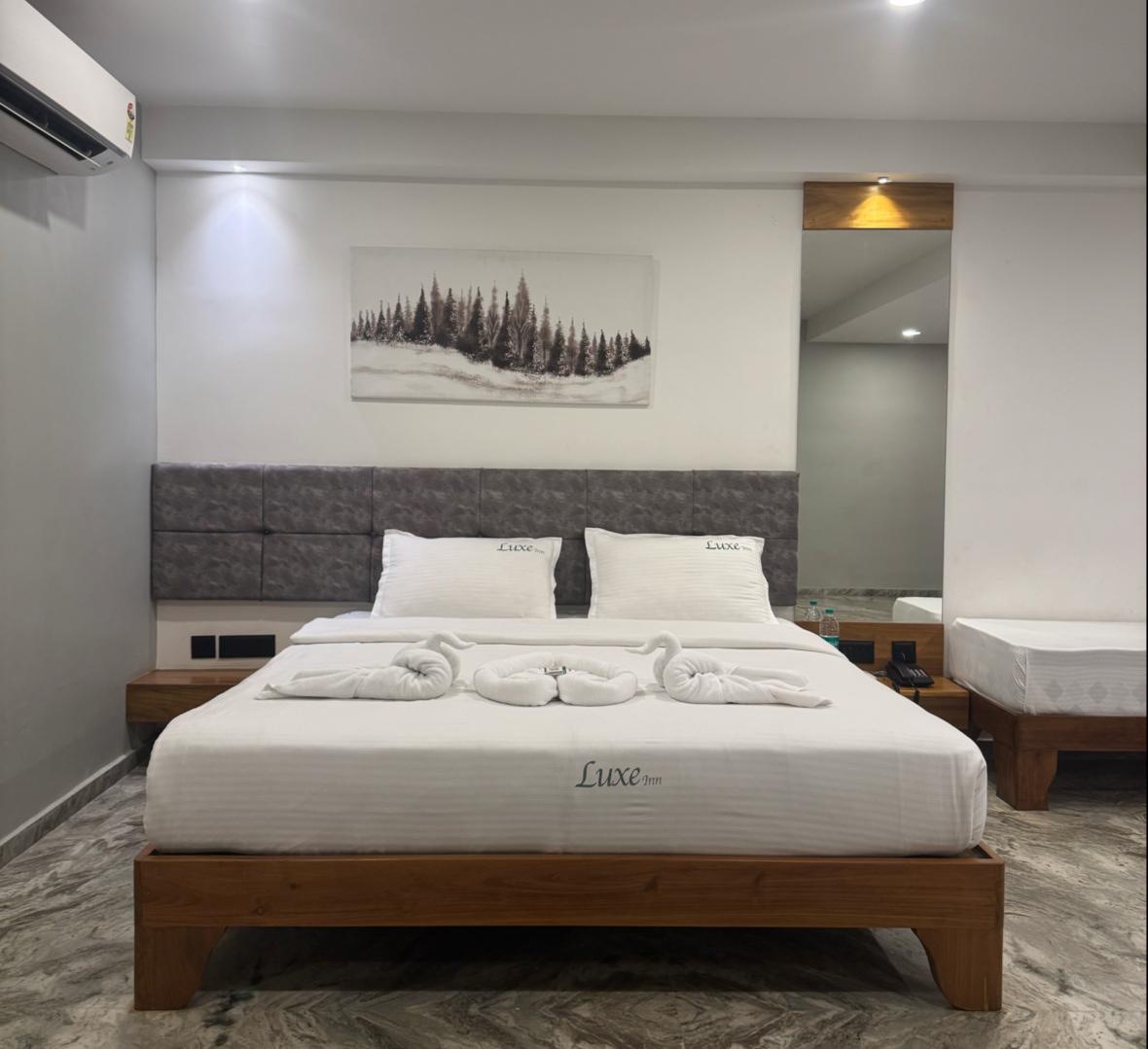 Luxe Inn – photo 1