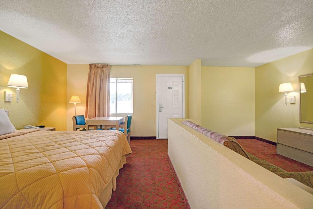 White Rock Inn San Marcos – photo 2