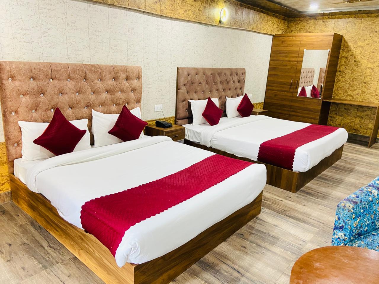 Riviera Inn with Ganga View – photo 3