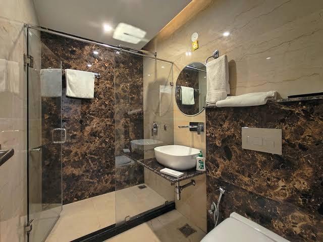 Luxury Inn by Stotrak Hotels | Best Hotel In Mussoorie With Valley View Rooms on Mall Road – photo 4