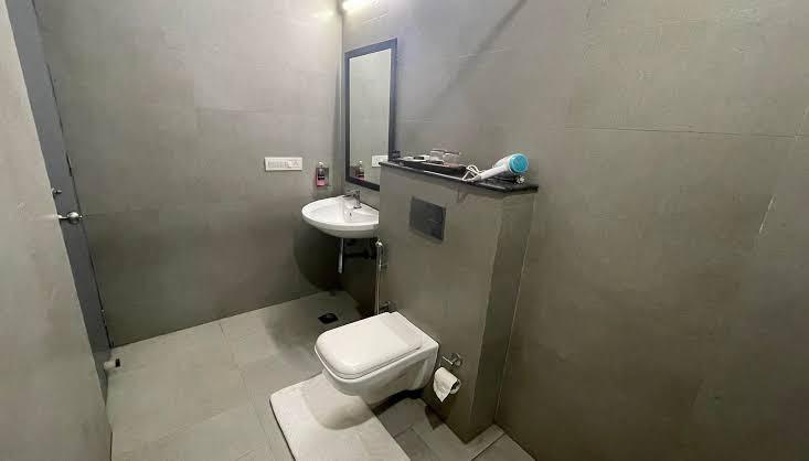 Saltstayz Select - Near Sohna Road City Center – photo 4