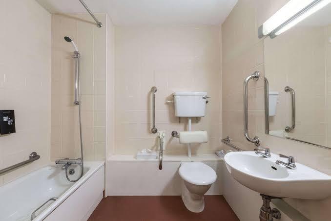 Days Inn Winchester M3 – photo 4