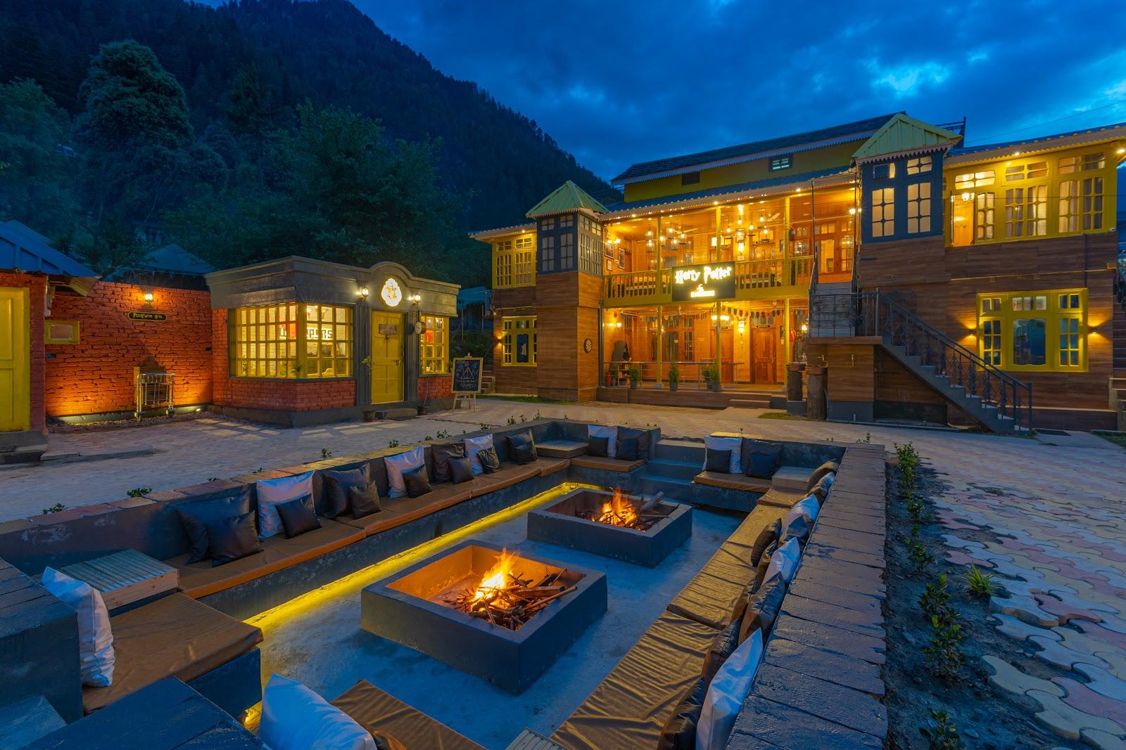 Whoopers Boutique Kasol