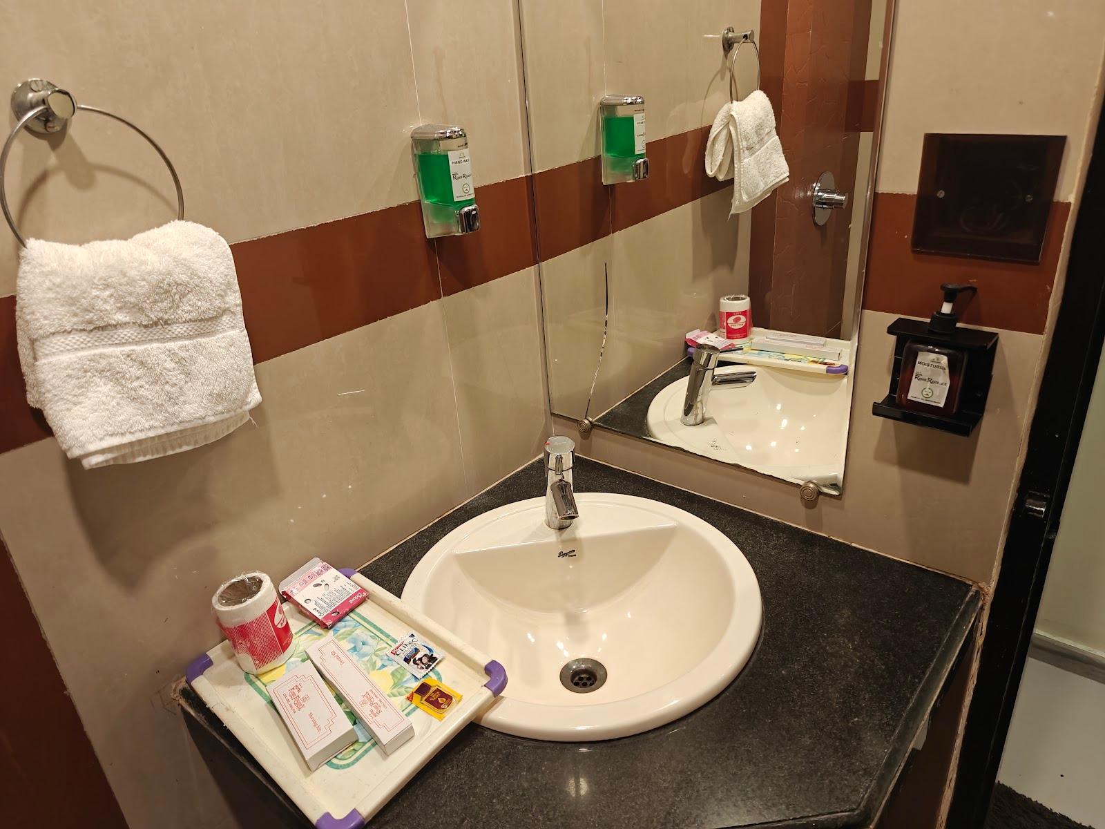 Hotel Rishi Regency – photo 4