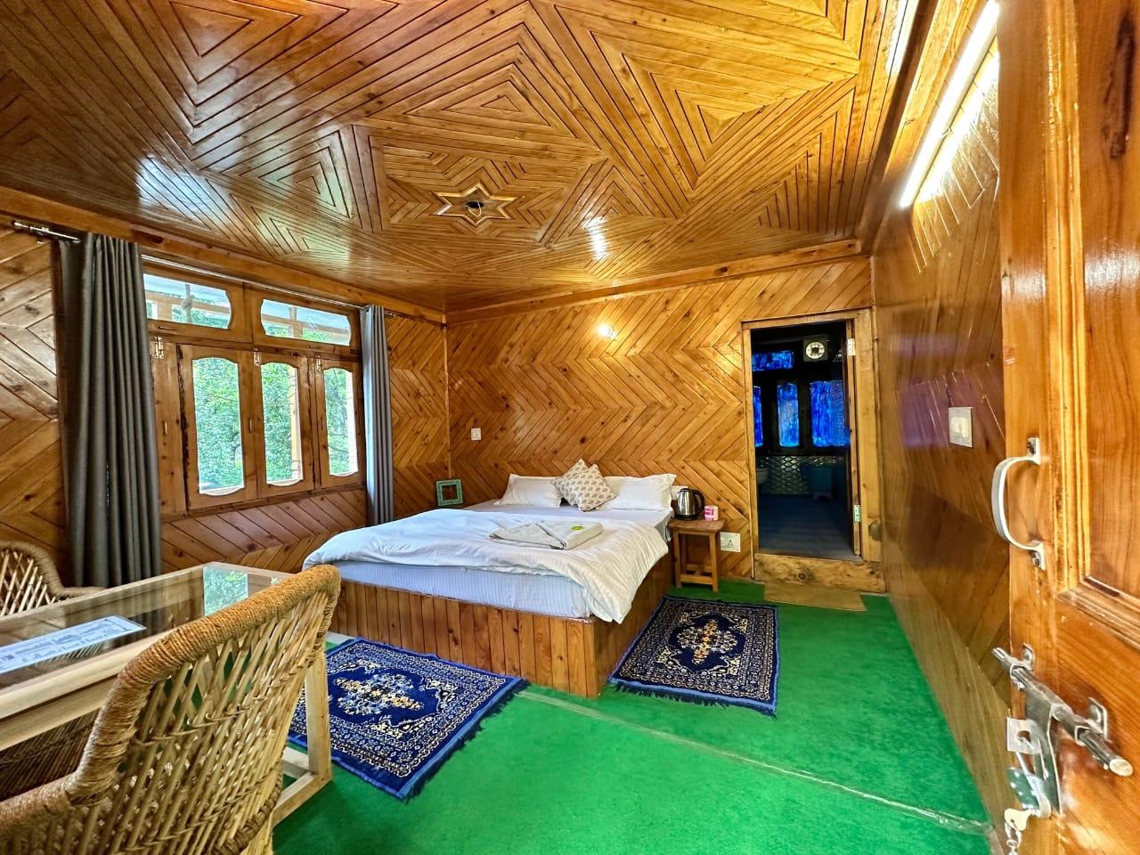 blue sky home jibhi – photo 2