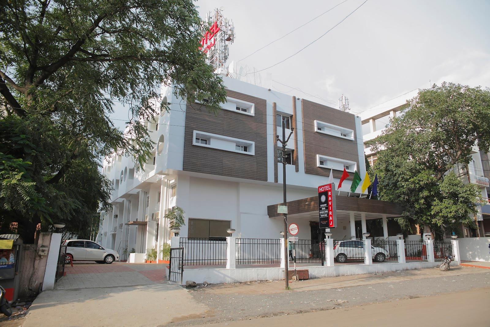 Hotel Raviraj – photo 1