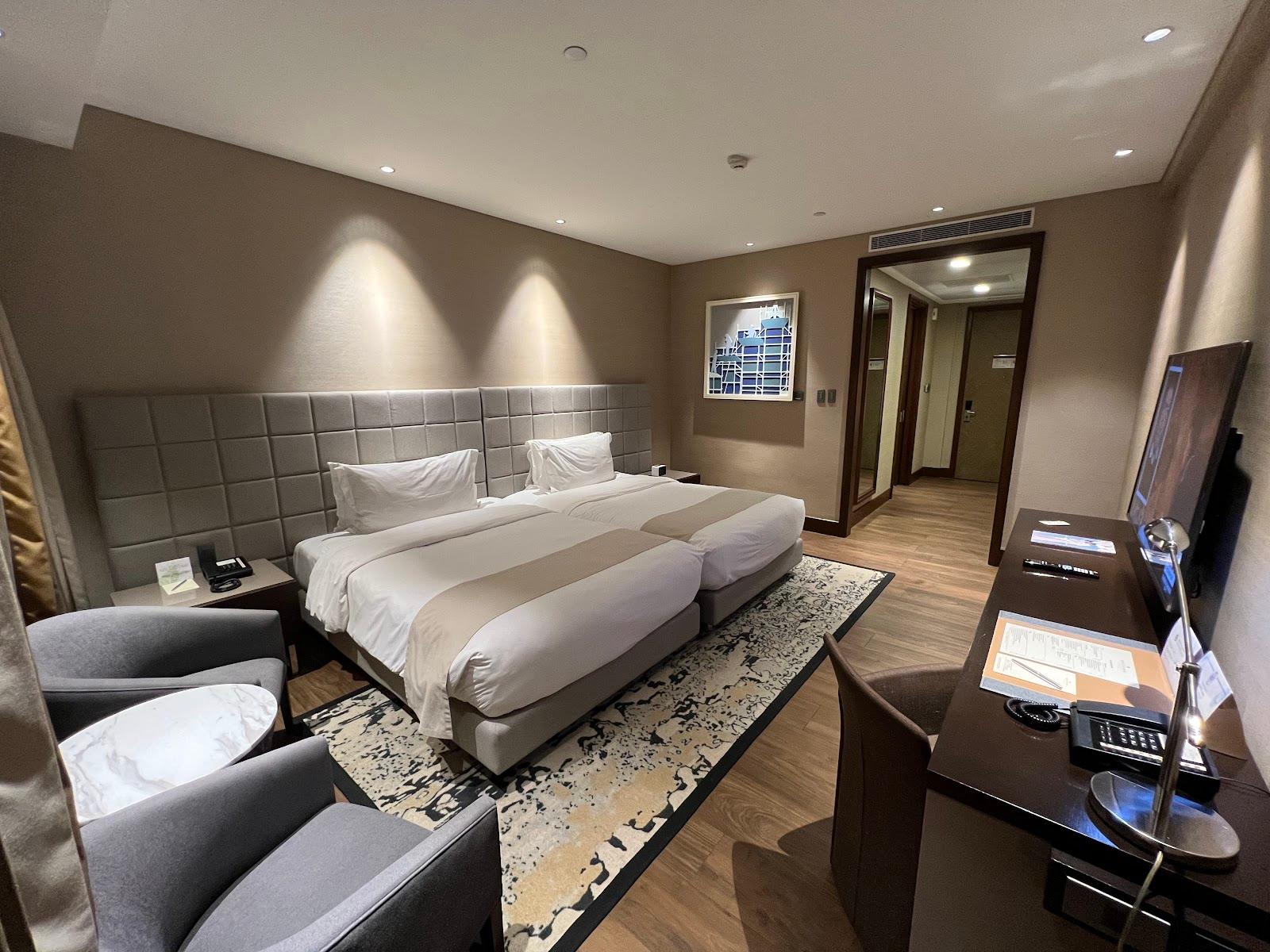 Makati Diamond Residences – photo 3
