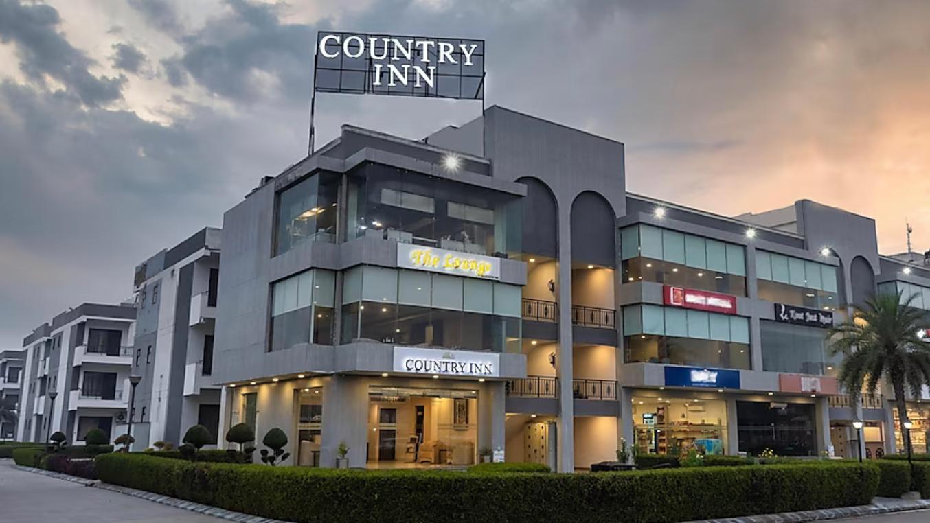 Vrindavan Hotels – photo 2